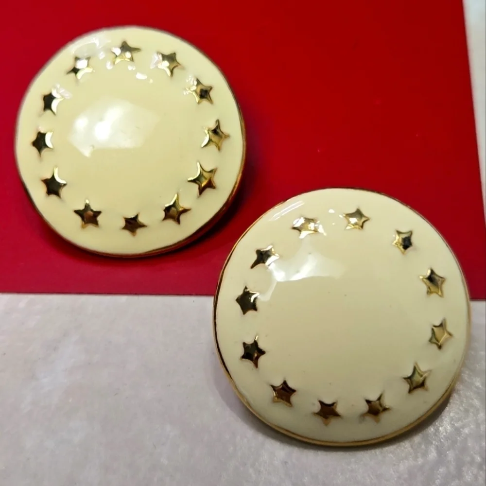 Vintage Cream Gold Stars Round Enamel Earrings